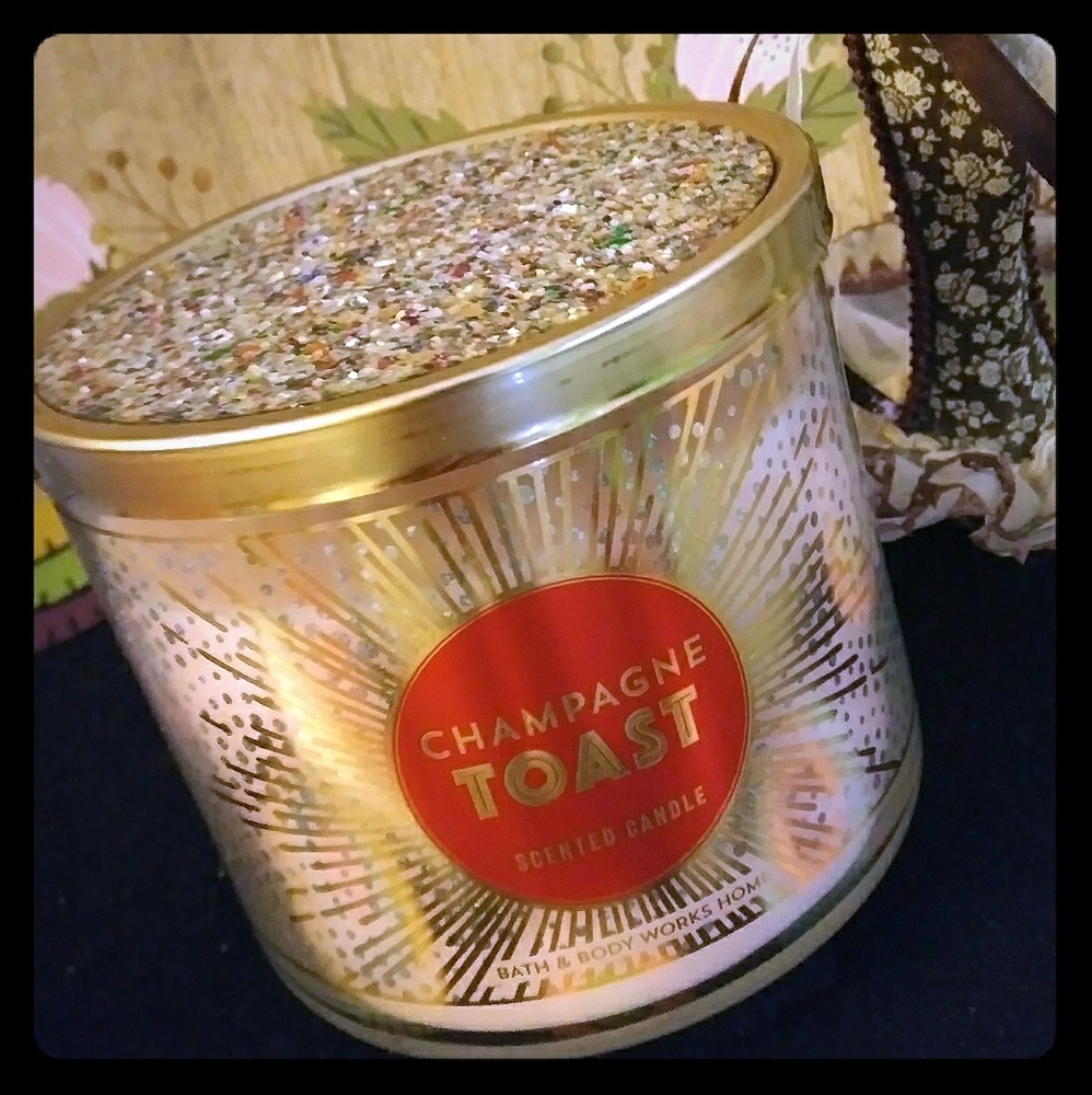 Bath and Body Works Champagne Toast candle